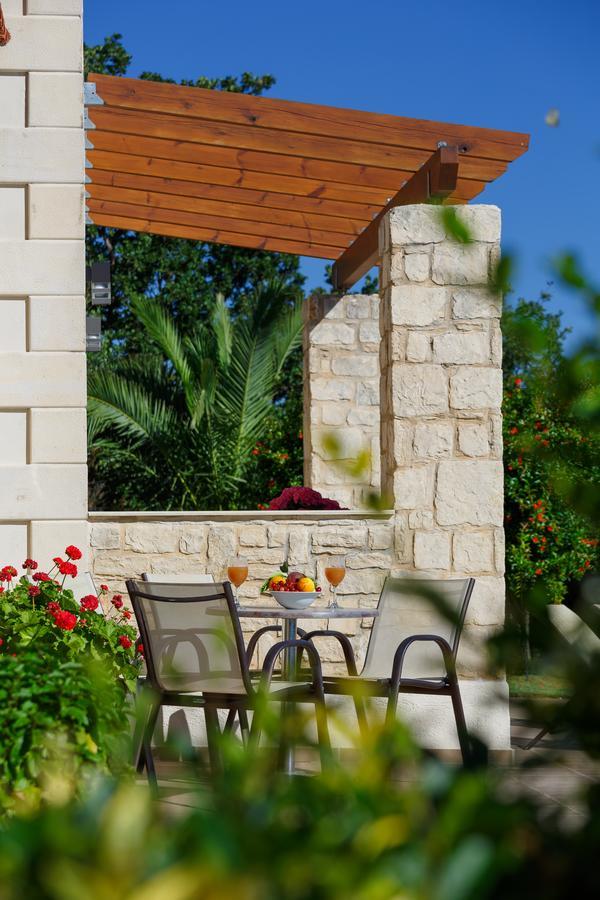 Harkia Villas ภายนอก รูปภาพ